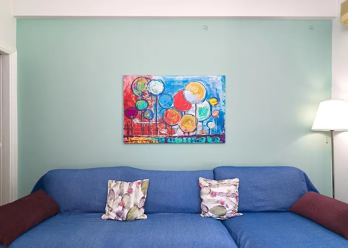 Venias Two-Bedroom Kallimarmaro And Zappeio Area